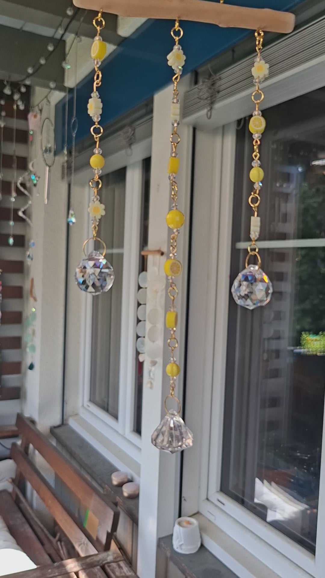 Sonnenfänger „Golden Daisy“ – Handgemachter Kristall-Suncatcher mit Blumen & Citrustönen