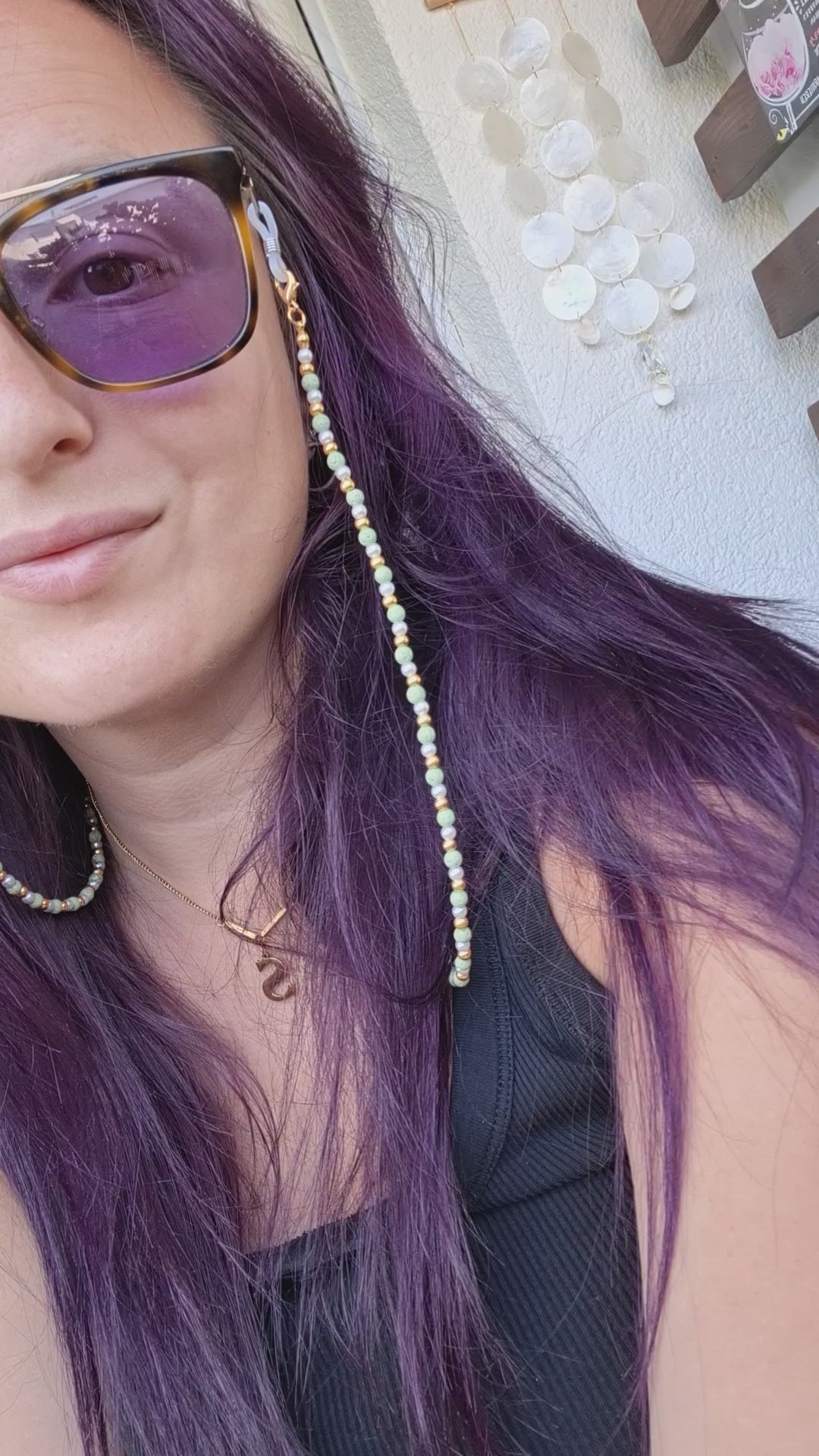 💚🌿 Sonnenbrillenkette mit Lavasteinen – Schmuck und Duftbegleiter in einem