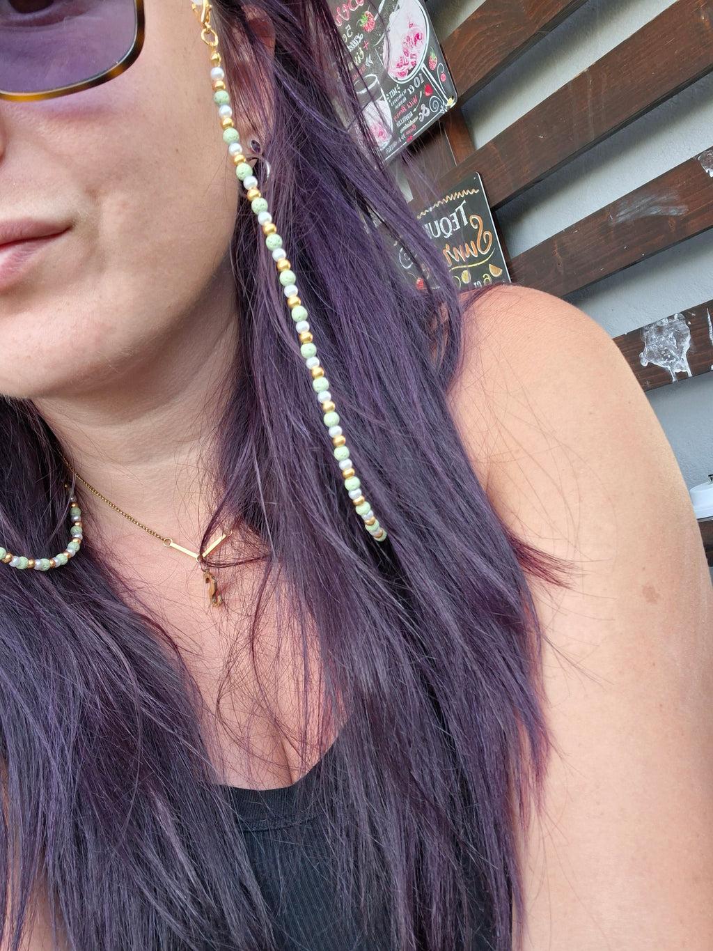 💚🌿 Sonnenbrillenkette mit Lavasteinen – Schmuck und Duftbegleiter in einem