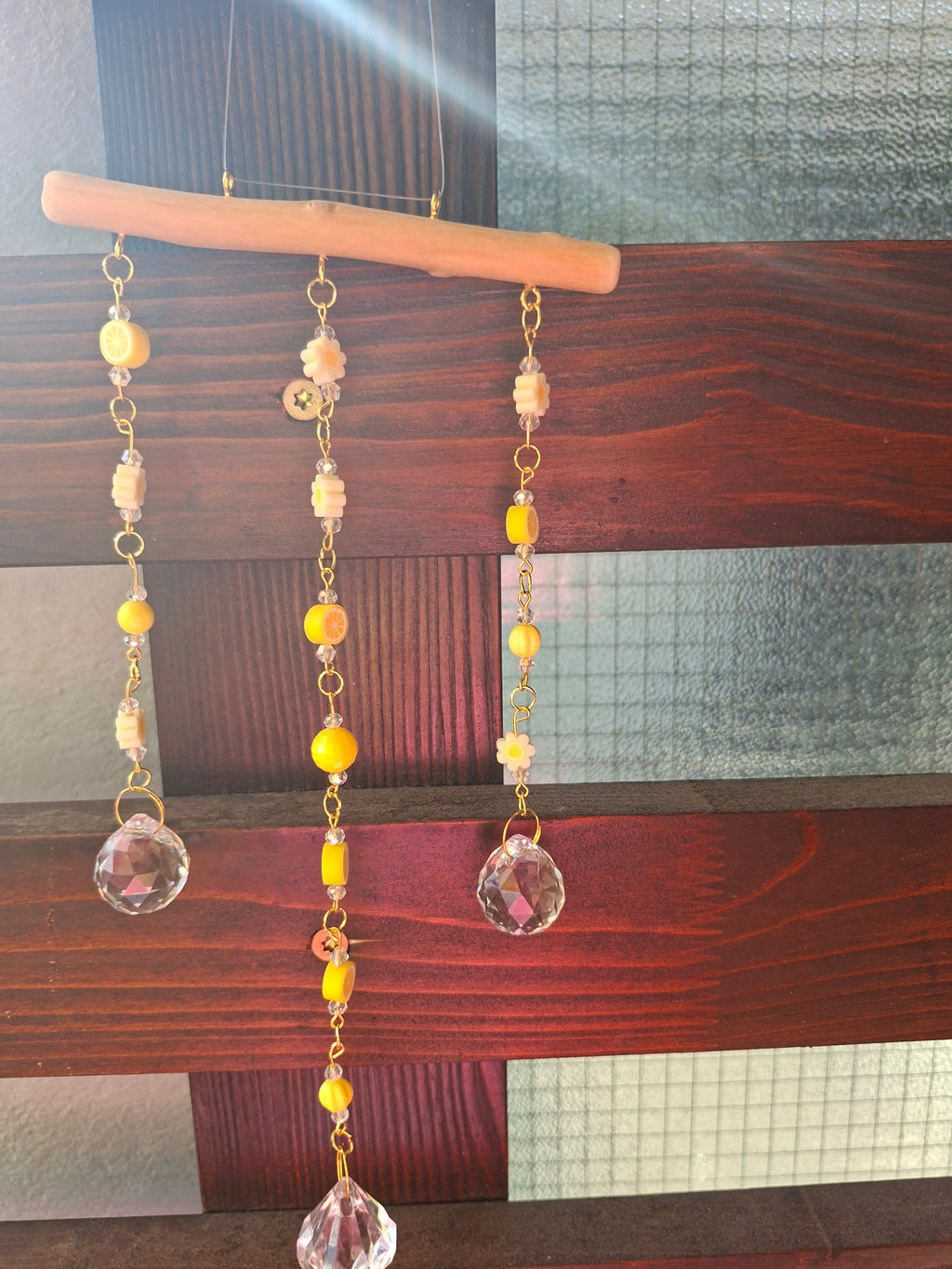 Sonnenfänger „Golden Daisy“ – Handgemachter Kristall-Suncatcher mit Blumen & Citrustönen