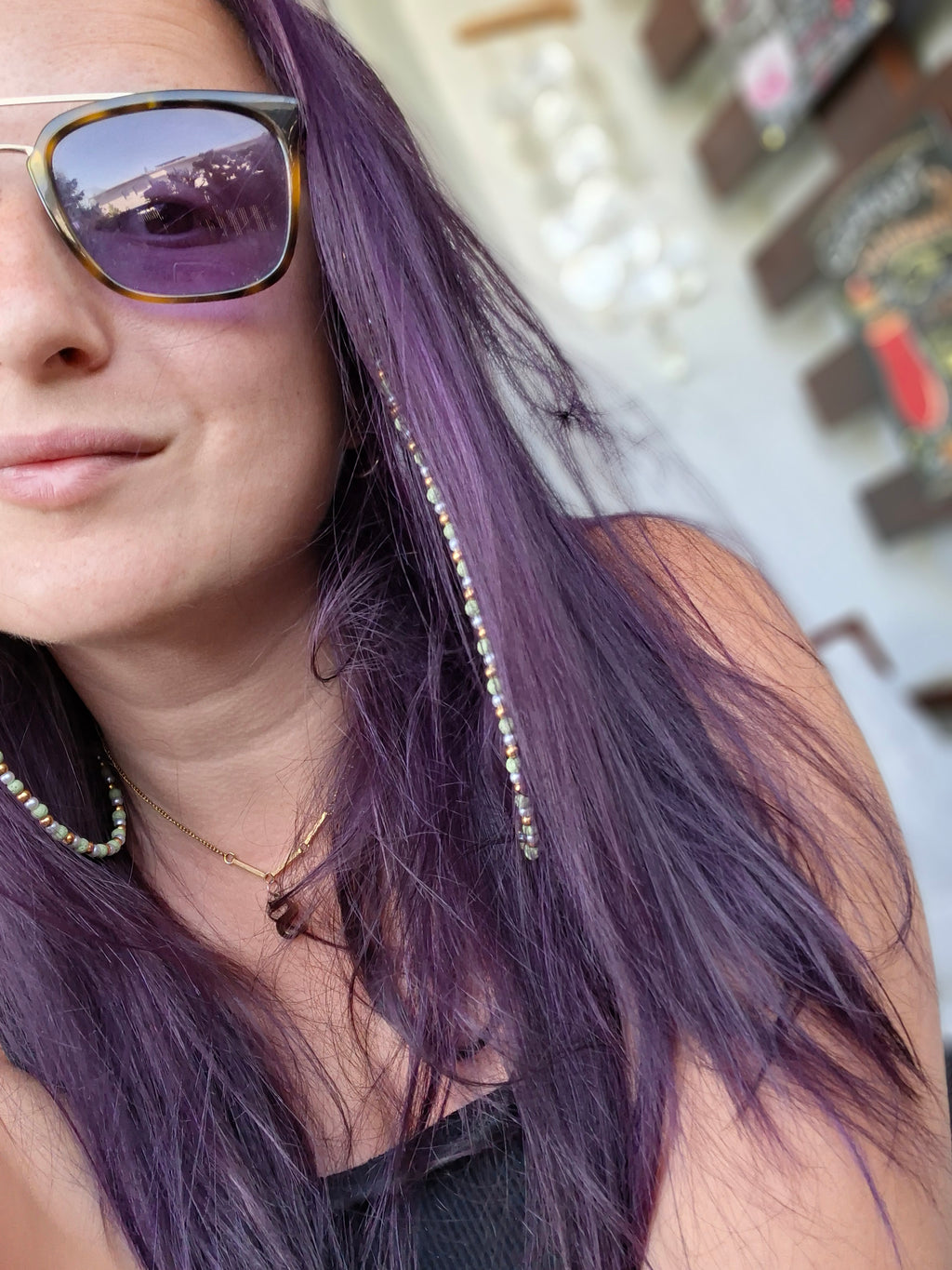 💚🌿 Sonnenbrillenkette mit Lavasteinen – Schmuck und Duftbegleiter in einem