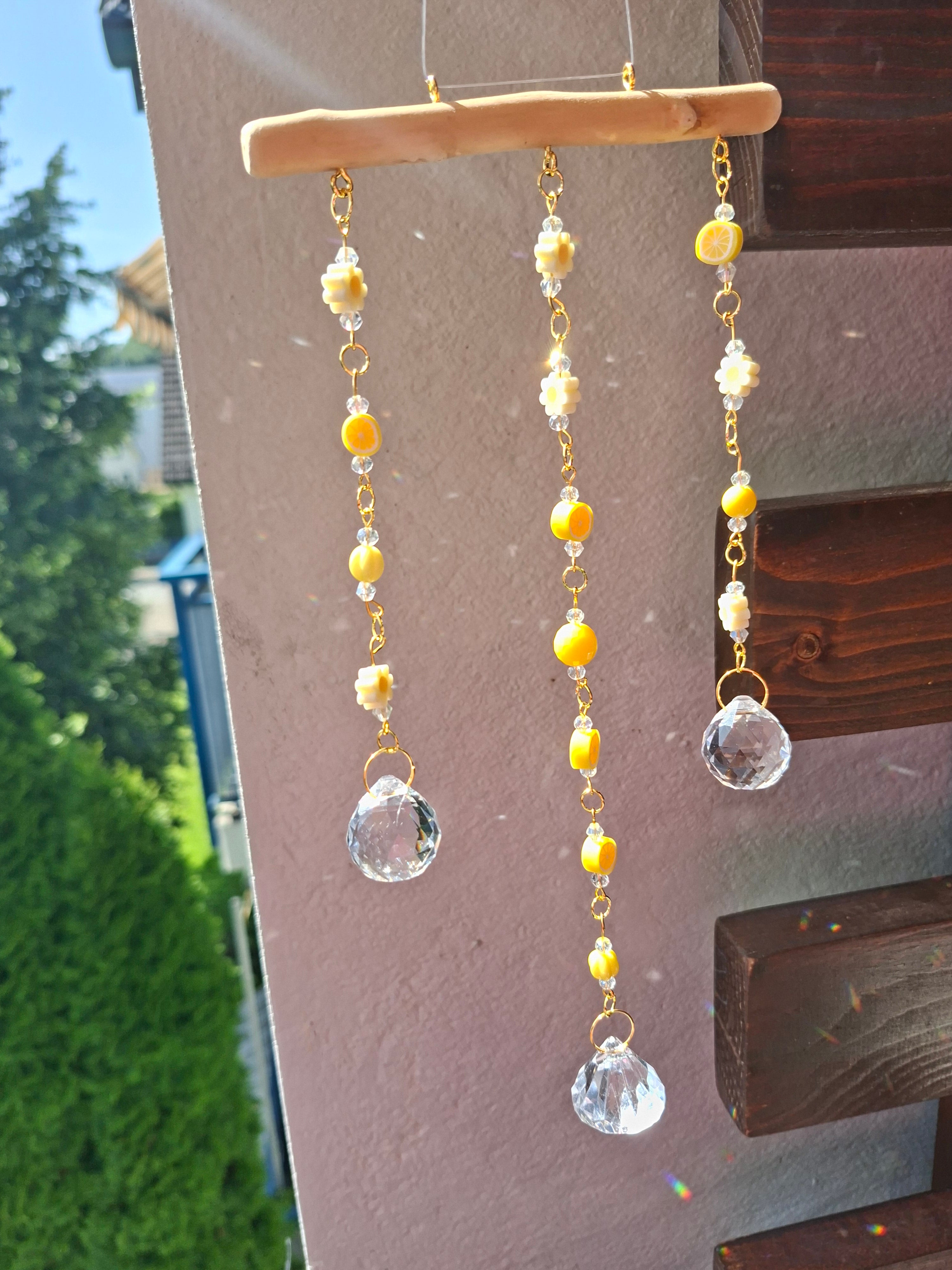 Sonnenfänger „Golden Daisy“ – Handgemachter Kristall-Suncatcher mit Blumen & Citrustönen