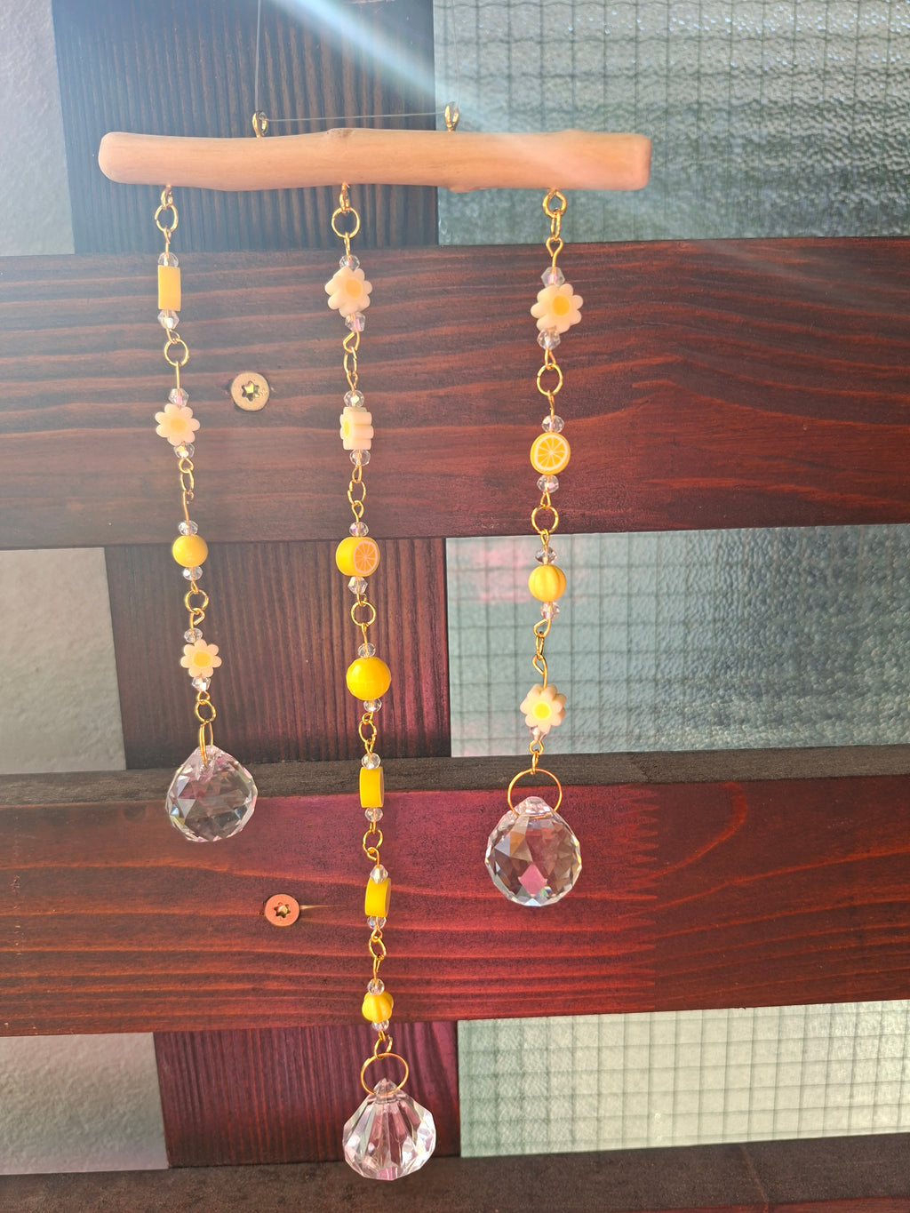 Sonnenfänger „Golden Daisy“ – Handgemachter Kristall-Suncatcher mit Blumen & Citrustönen