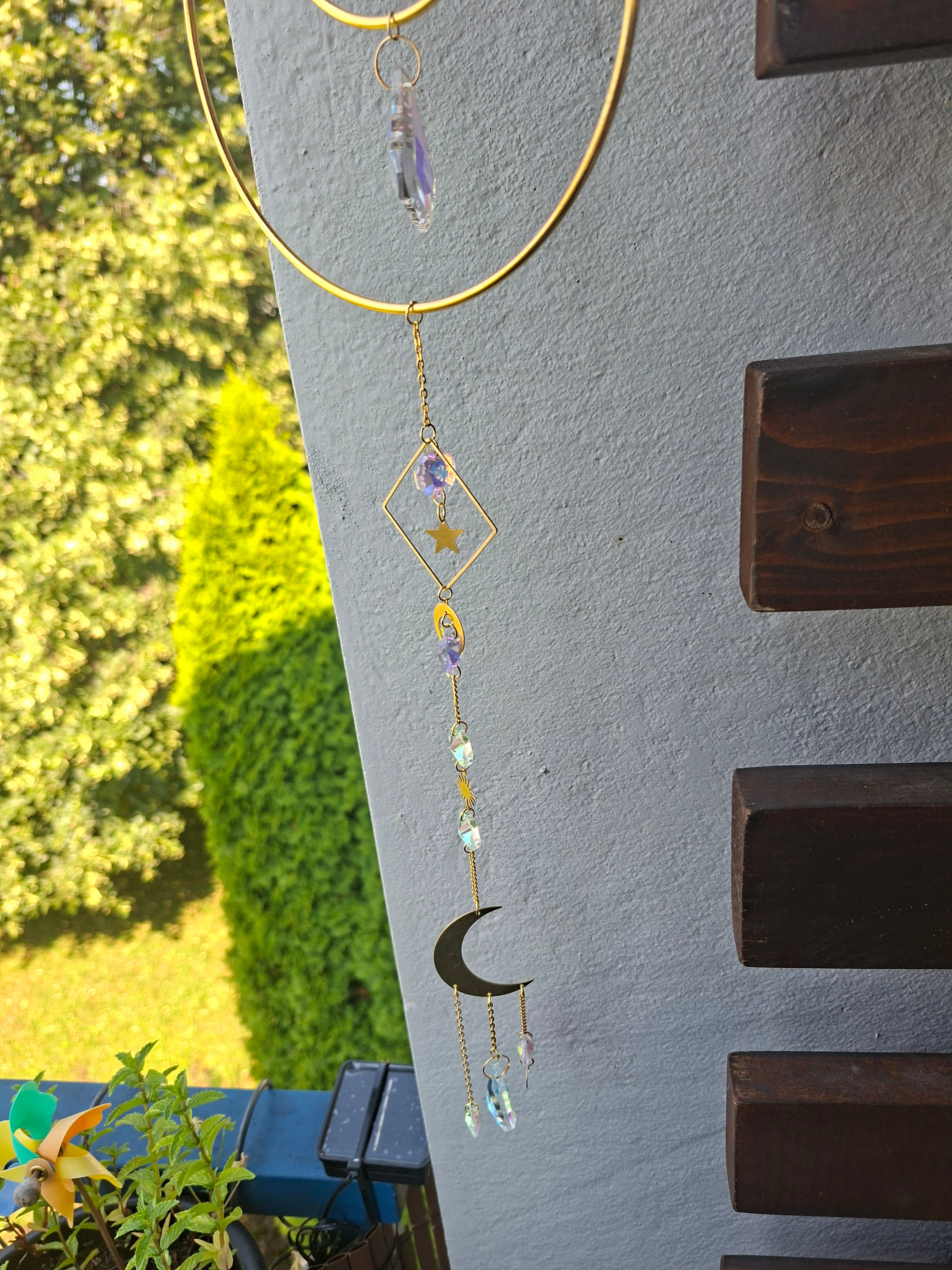 ✨ Sonnenfänger „Mondzauber“ – Handgemachte Fensterdekoration